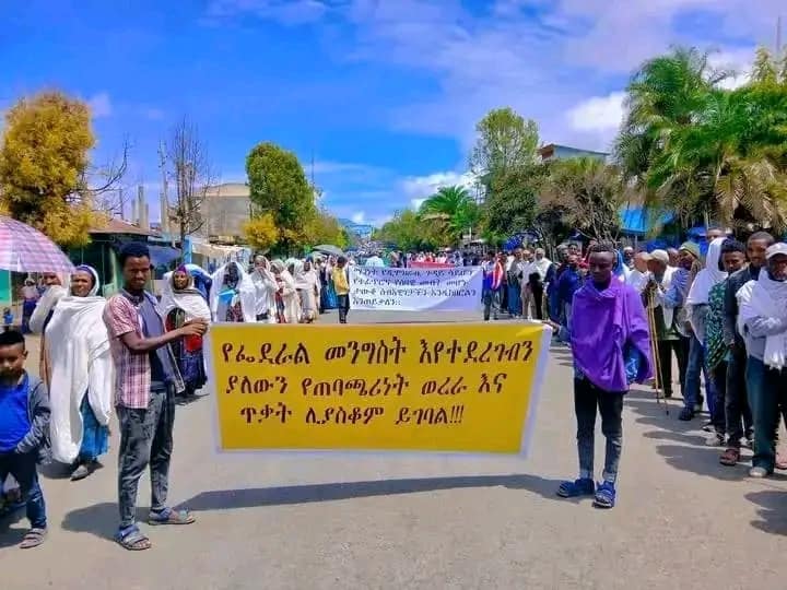 Residents of Zata, Wofla and Korum in a peaceful demonstration