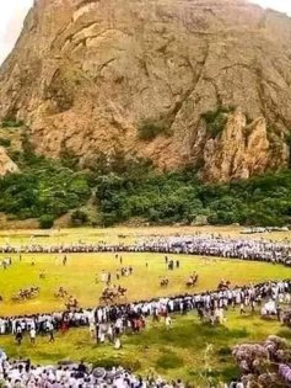 St. Mercure's festival was celebrated in the green field under Este Densa mountain